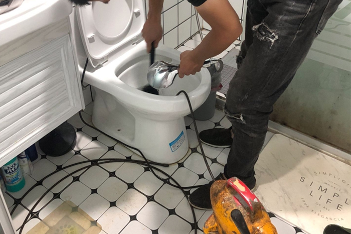 小榄镇疏通下水道